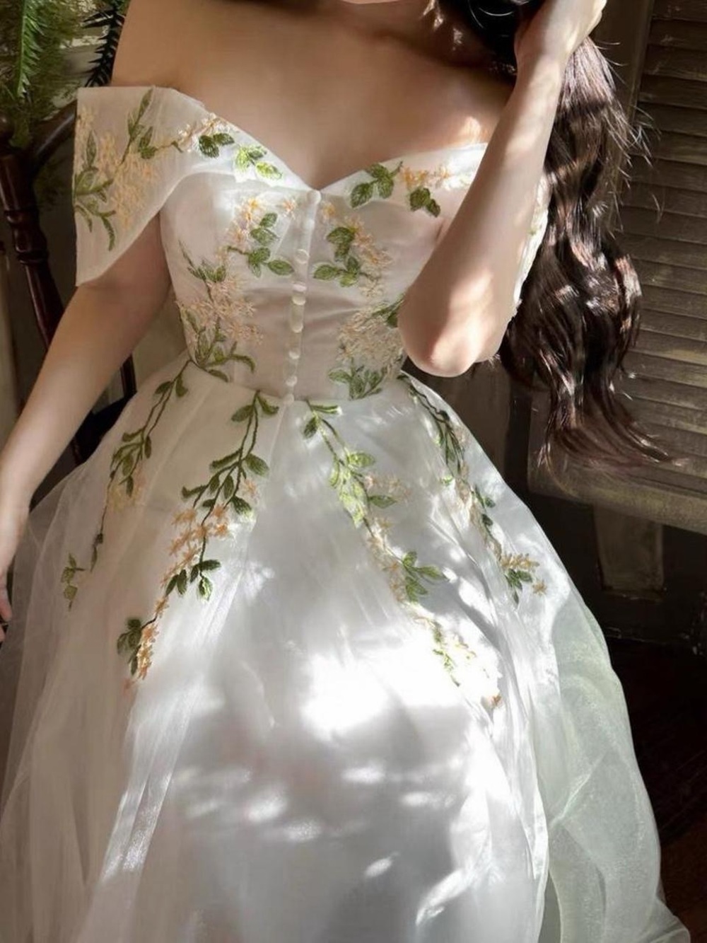 NWT Off-Shoulder White Floral Embroidered Tulle Gown